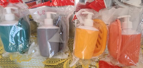 Kit Saboneteira Plástico